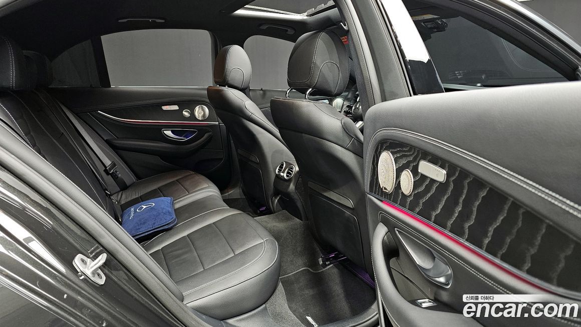 Mercedes-Benz E-Class 2022