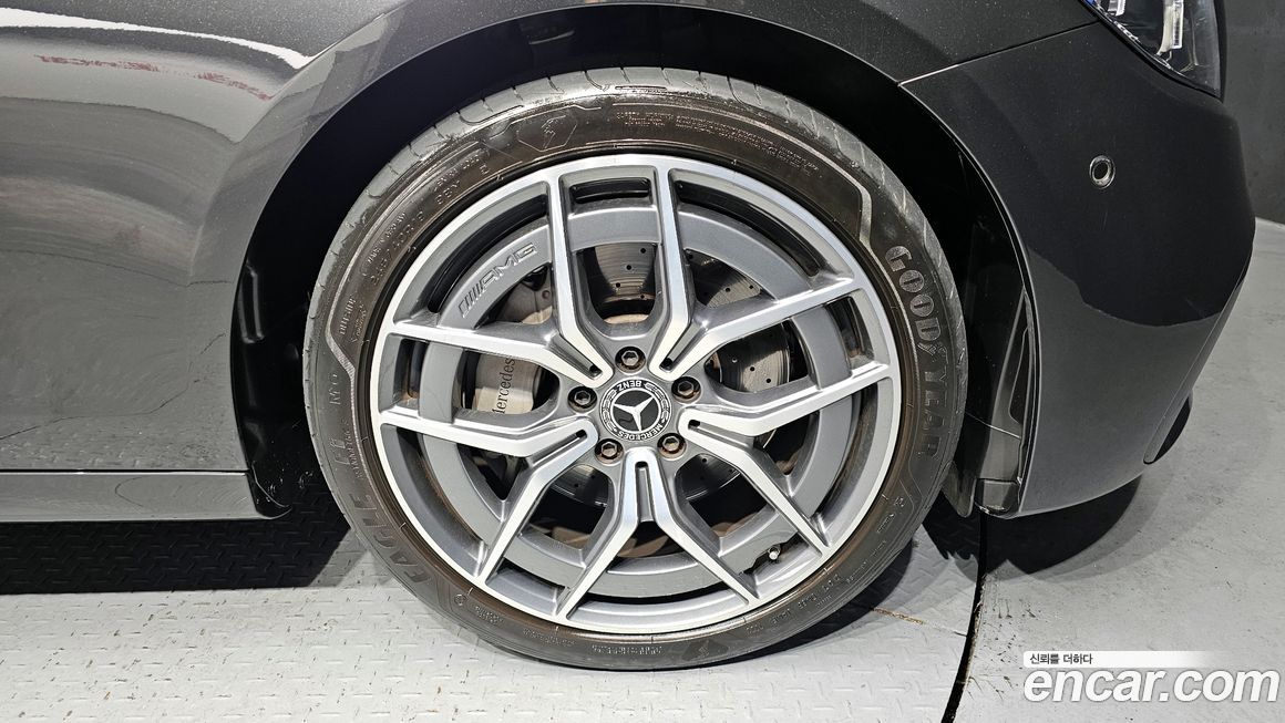 Mercedes-Benz E-Class 2022