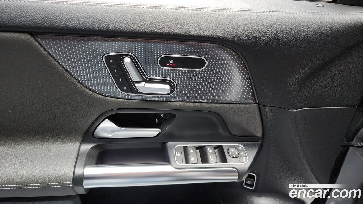 Mercedes-Benz EQA 2021