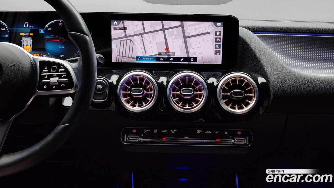 Mercedes-Benz EQA 2021