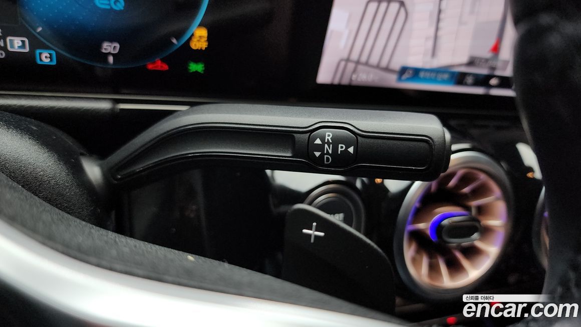 Mercedes-Benz EQA 2021