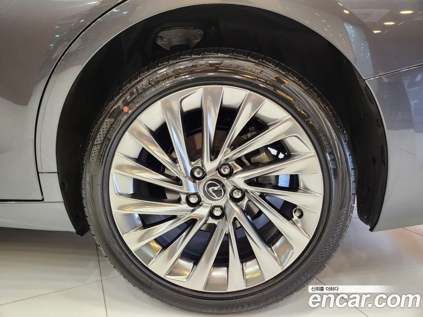 Lexus ES 2026