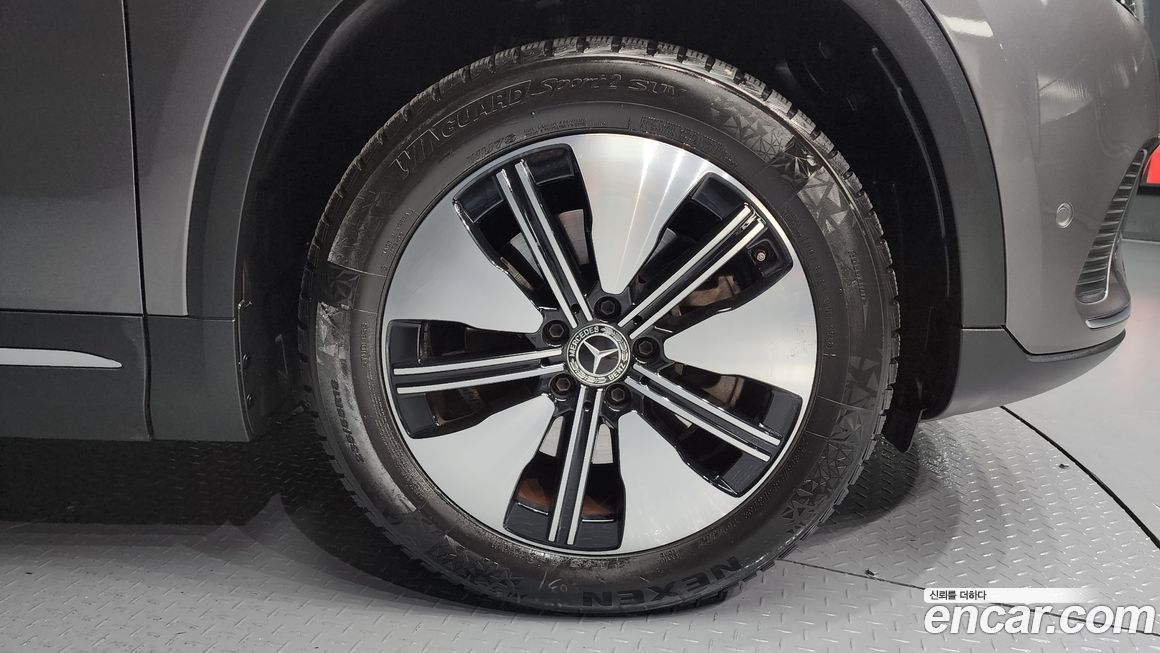 Mercedes-Benz EQA 2021