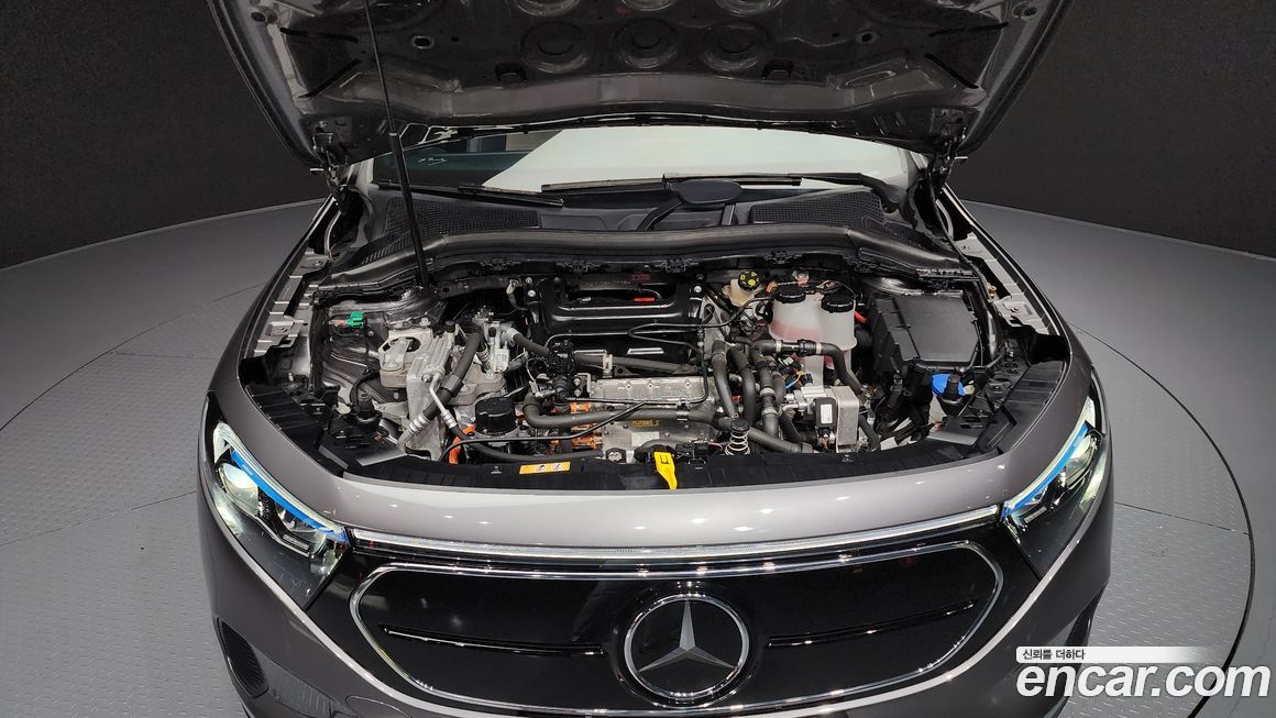 Mercedes-Benz EQA 2021