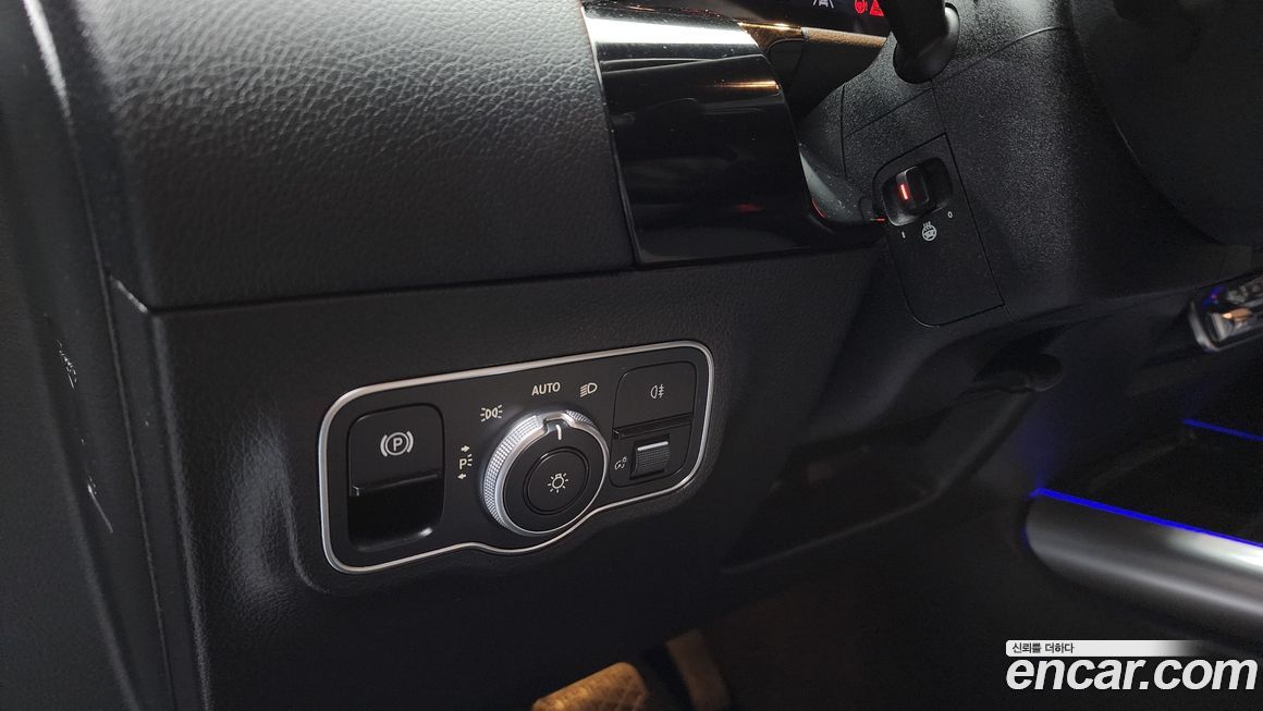 Mercedes-Benz EQA 2021