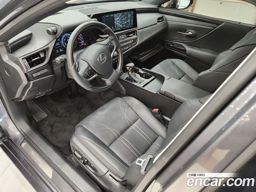 Lexus ES 2026