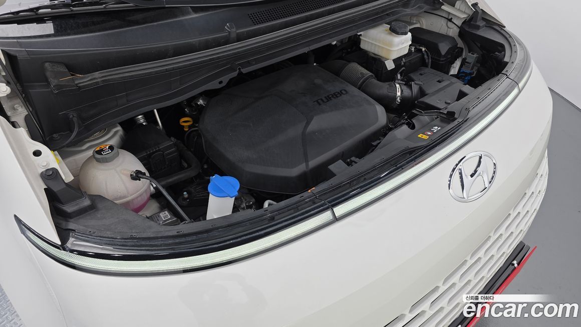 Hyundai Staria 2023