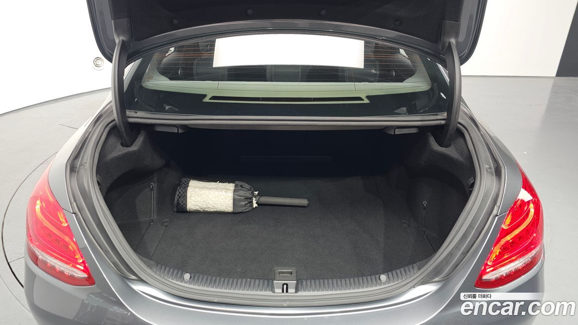 Mercedes-Benz C-Class 2018