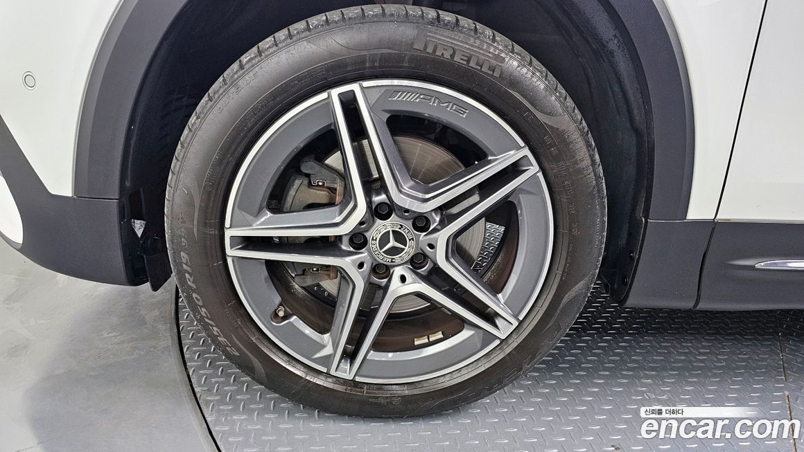Mercedes-Benz GLB-Class 2022