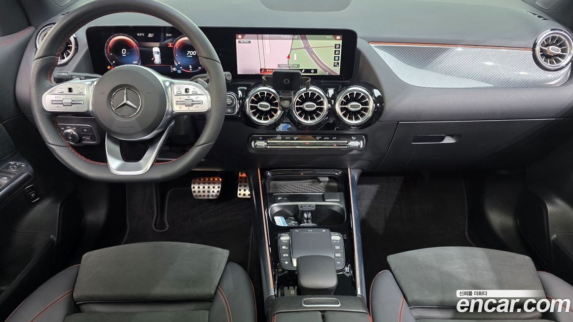 Mercedes-Benz GLA-Class 2021