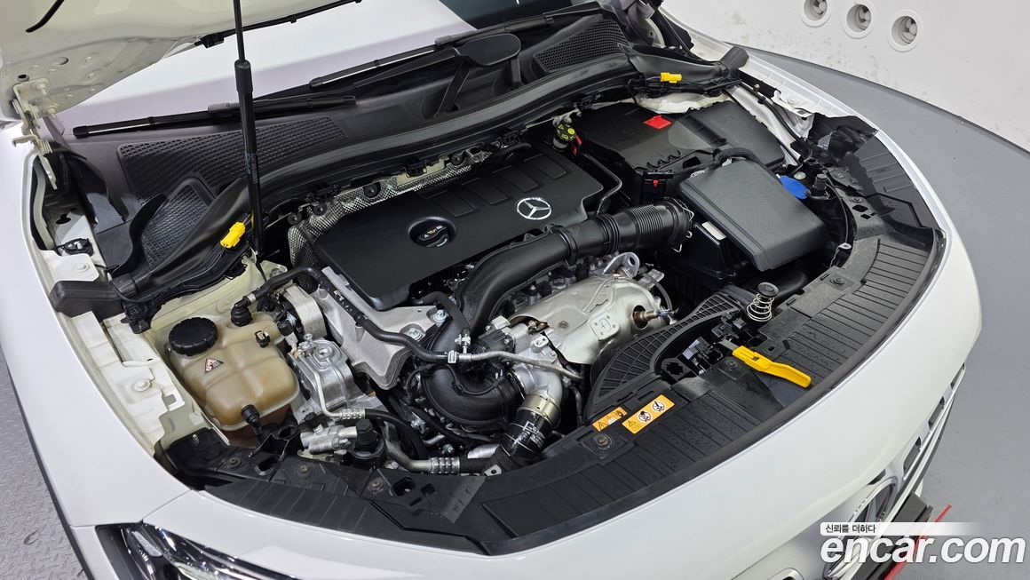 Mercedes-Benz GLA-Class 2021