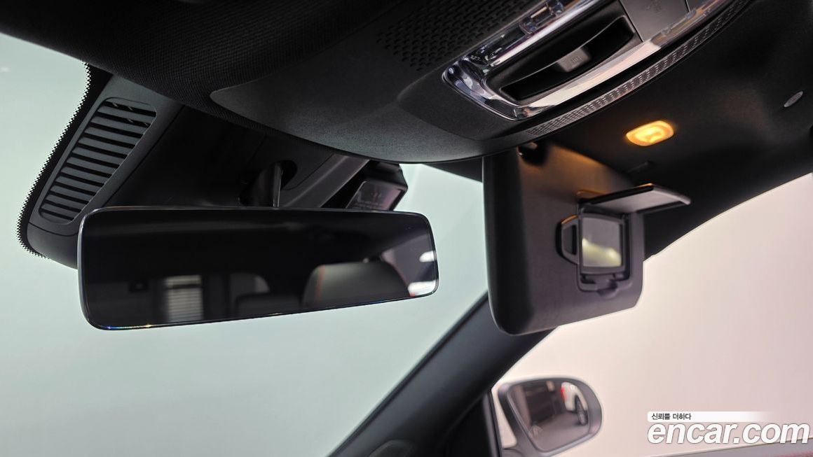 Mercedes-Benz GLA-Class 2021