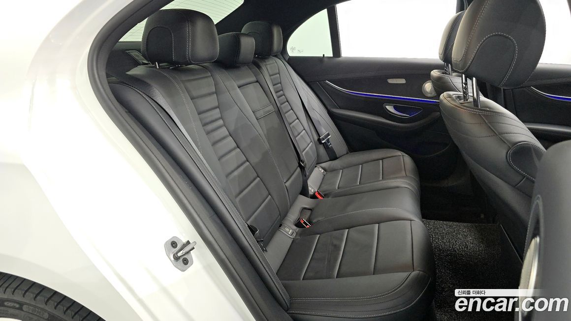 Mercedes-Benz E-Class 2021