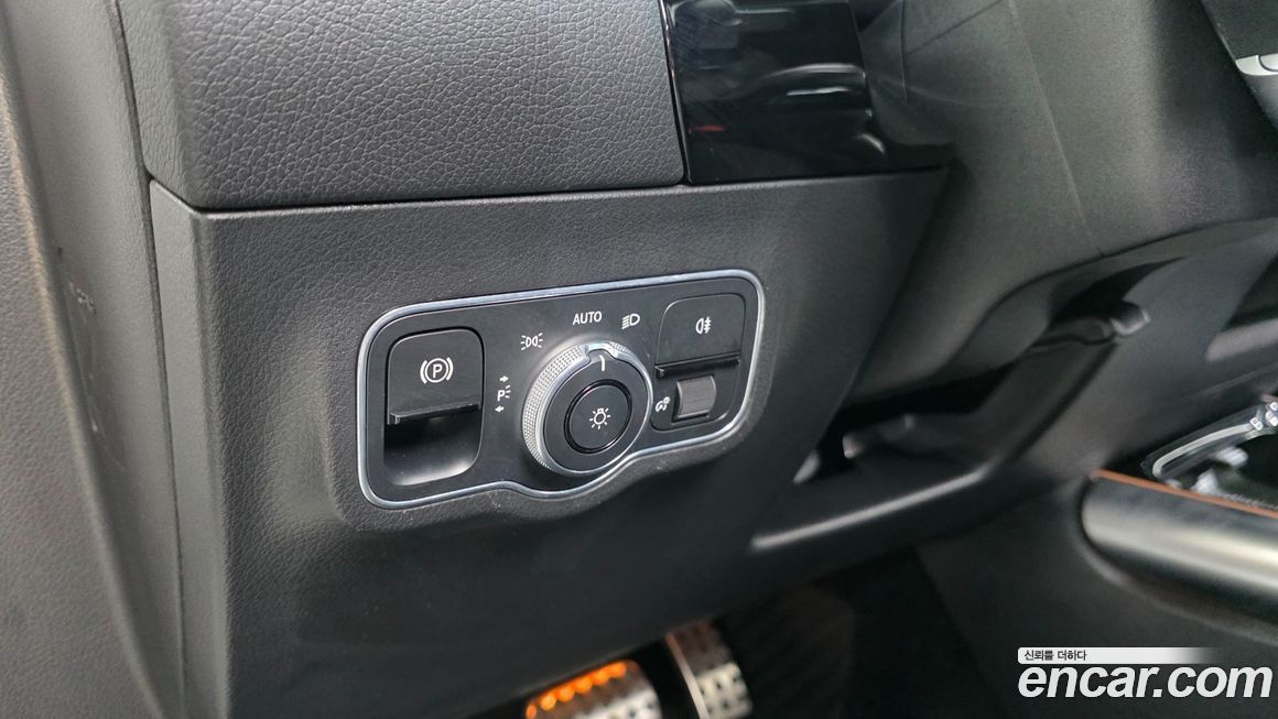 Mercedes-Benz GLA-Class 2021