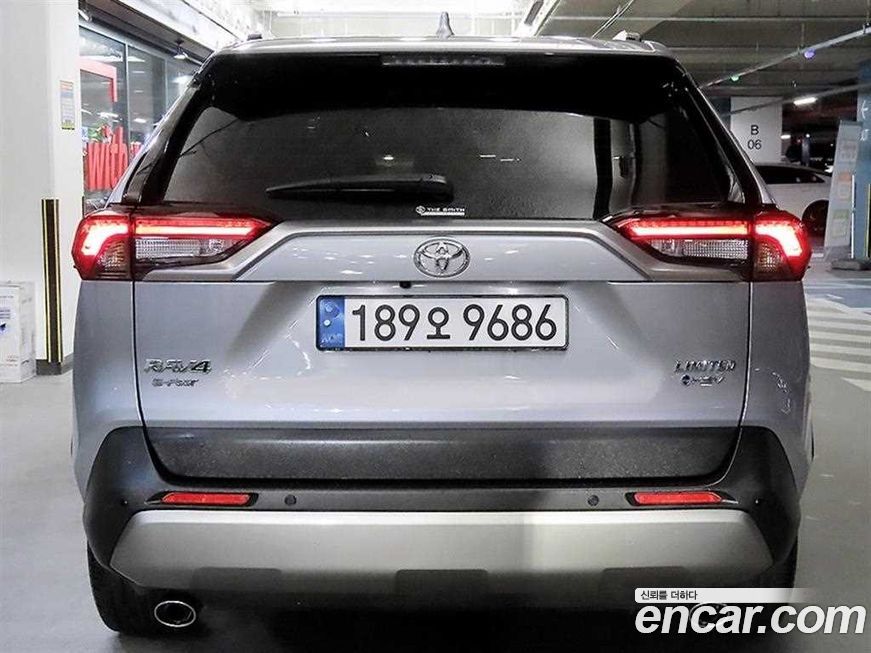 Toyota RAV4 2025