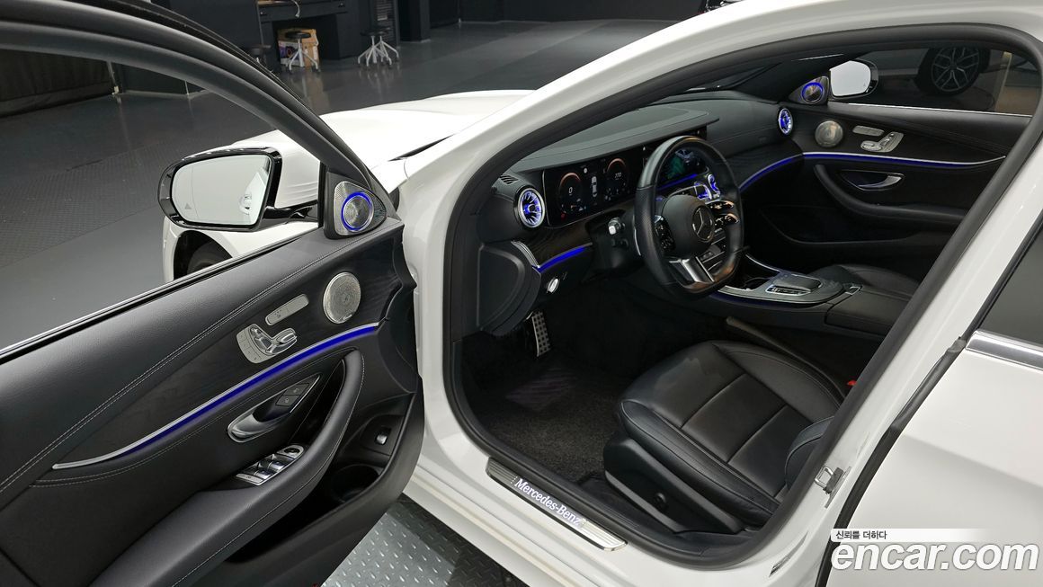 Mercedes-Benz E-Class 2021