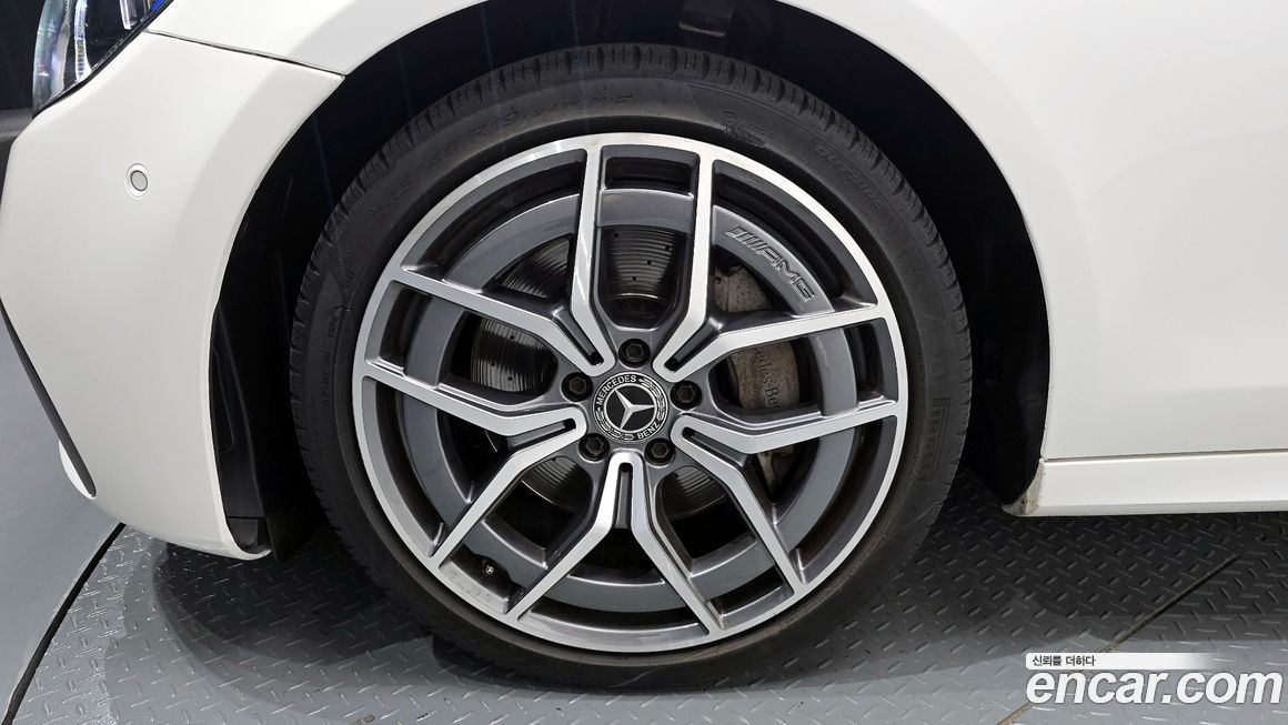 Mercedes-Benz E-Class 2021