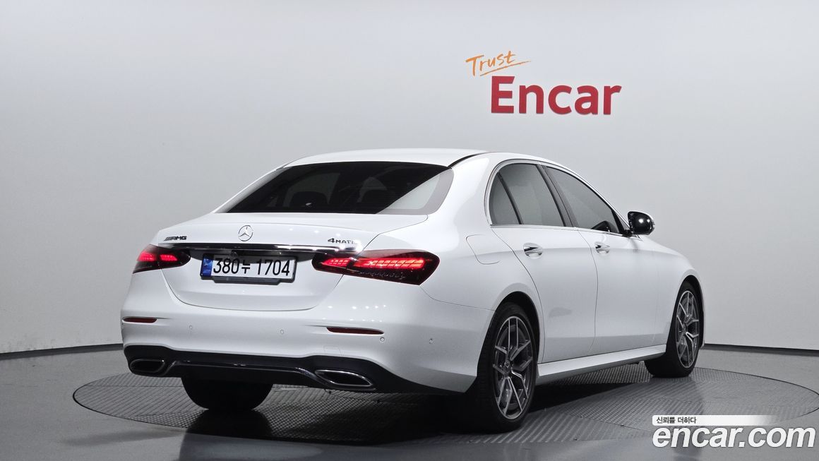 Mercedes-Benz E-Class 2021