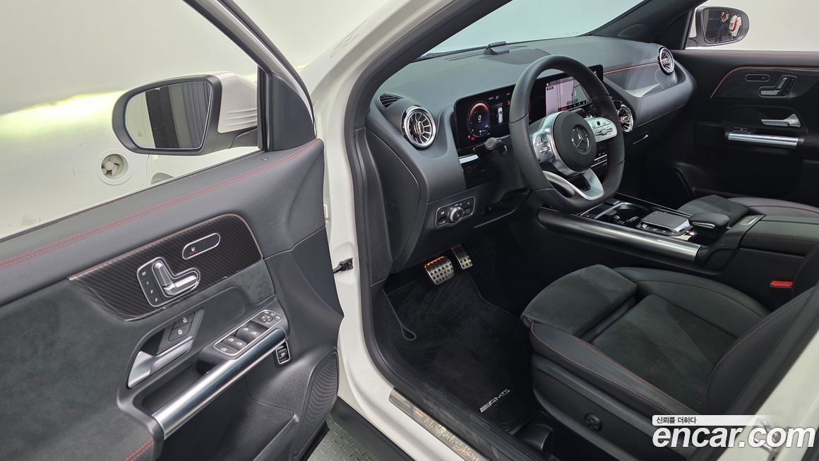 Mercedes-Benz GLA-Class 2021