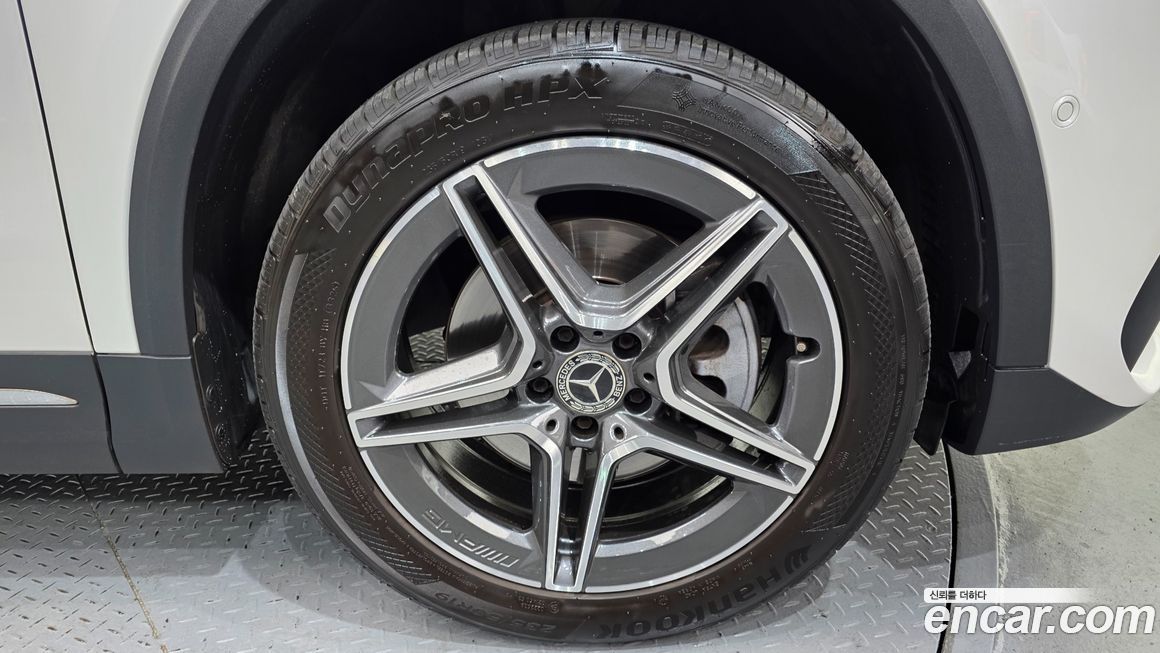 Mercedes-Benz GLA-Class 2021