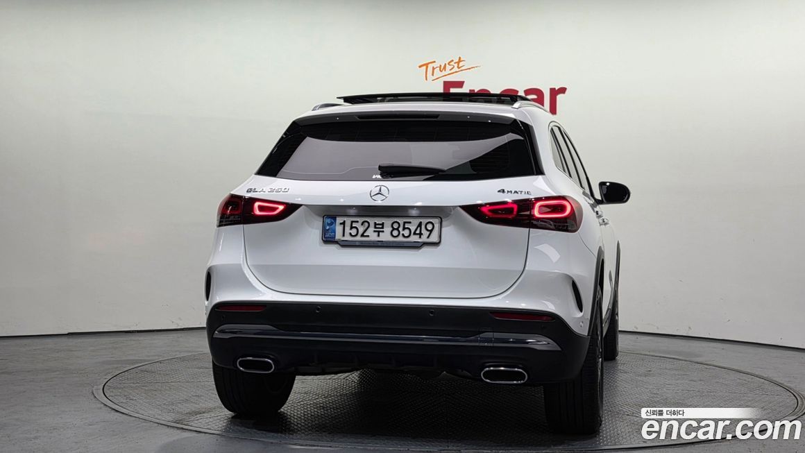 Mercedes-Benz GLA-Class 2021