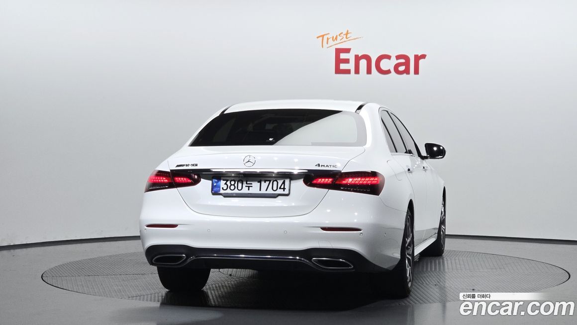 Mercedes-Benz E-Class 2021