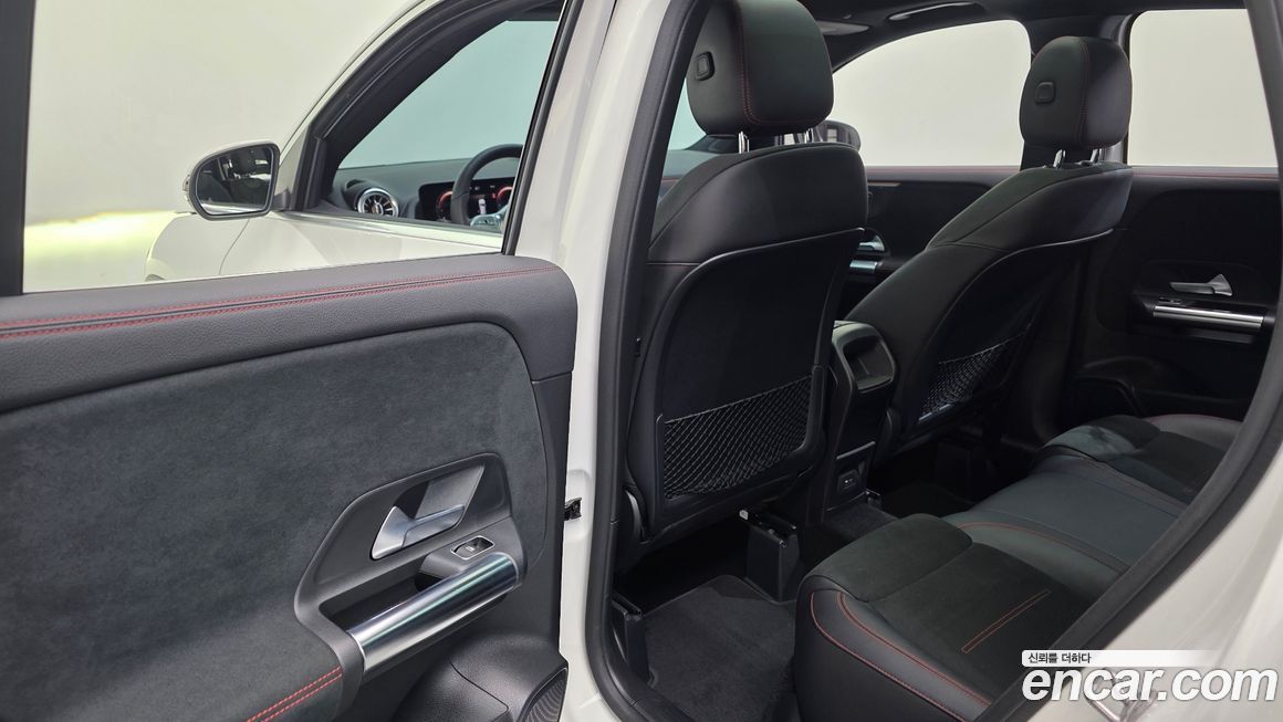 Mercedes-Benz GLA-Class 2021