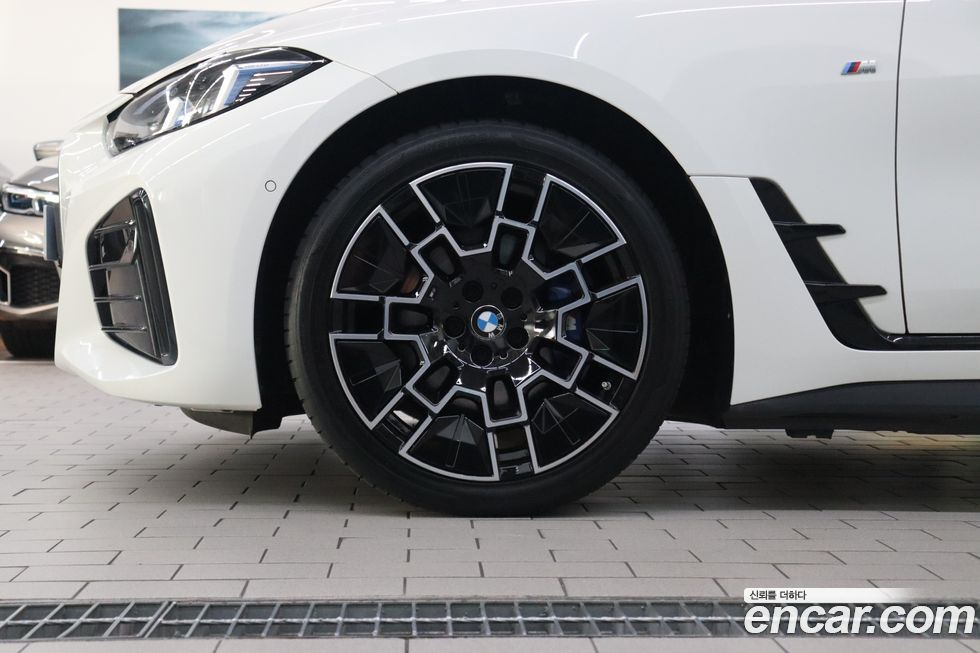BMW i4 2025