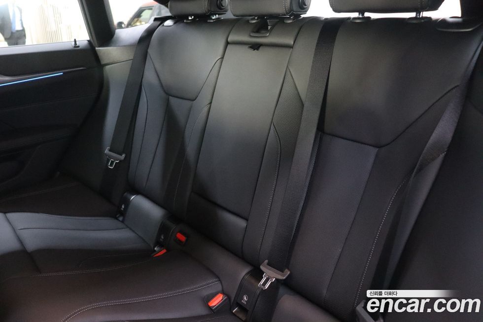 BMW i4 2025