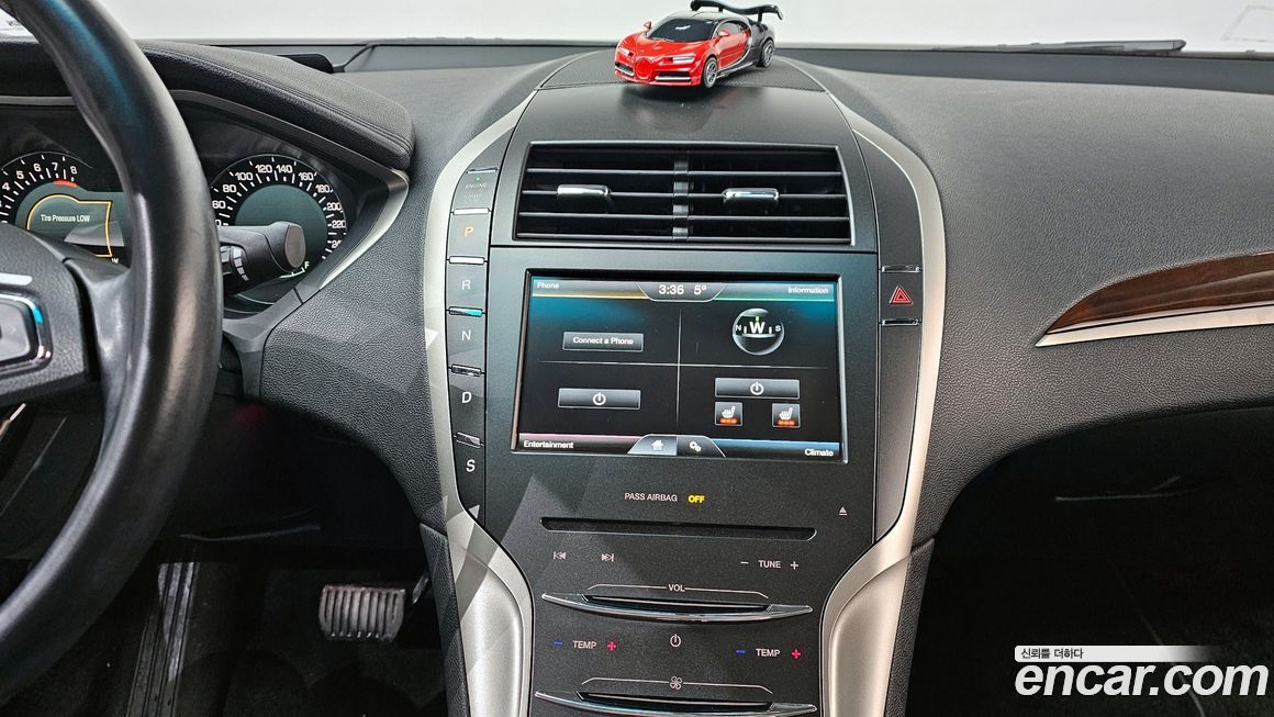 Lincoln MKZ 2015