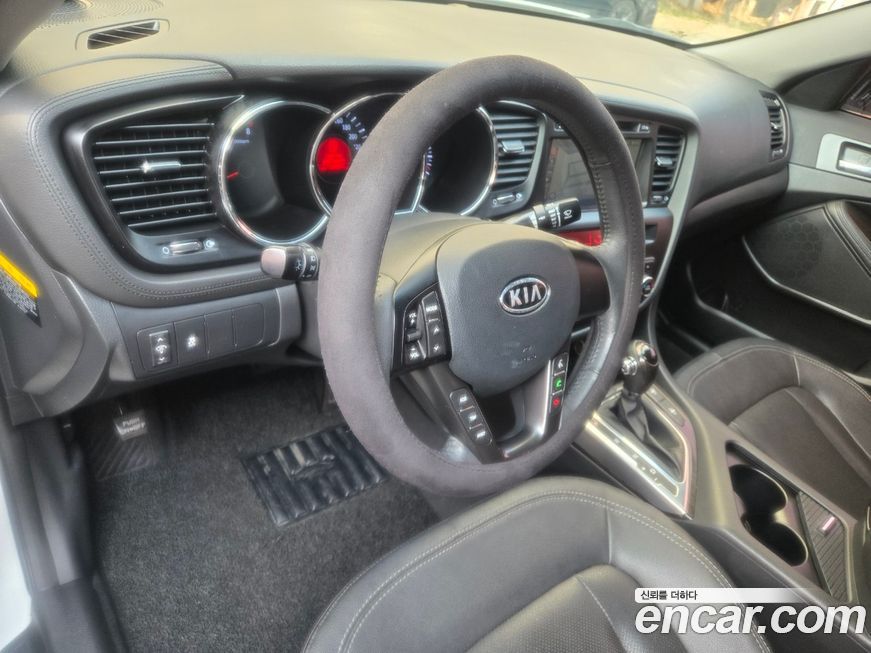 Kia K5 2011