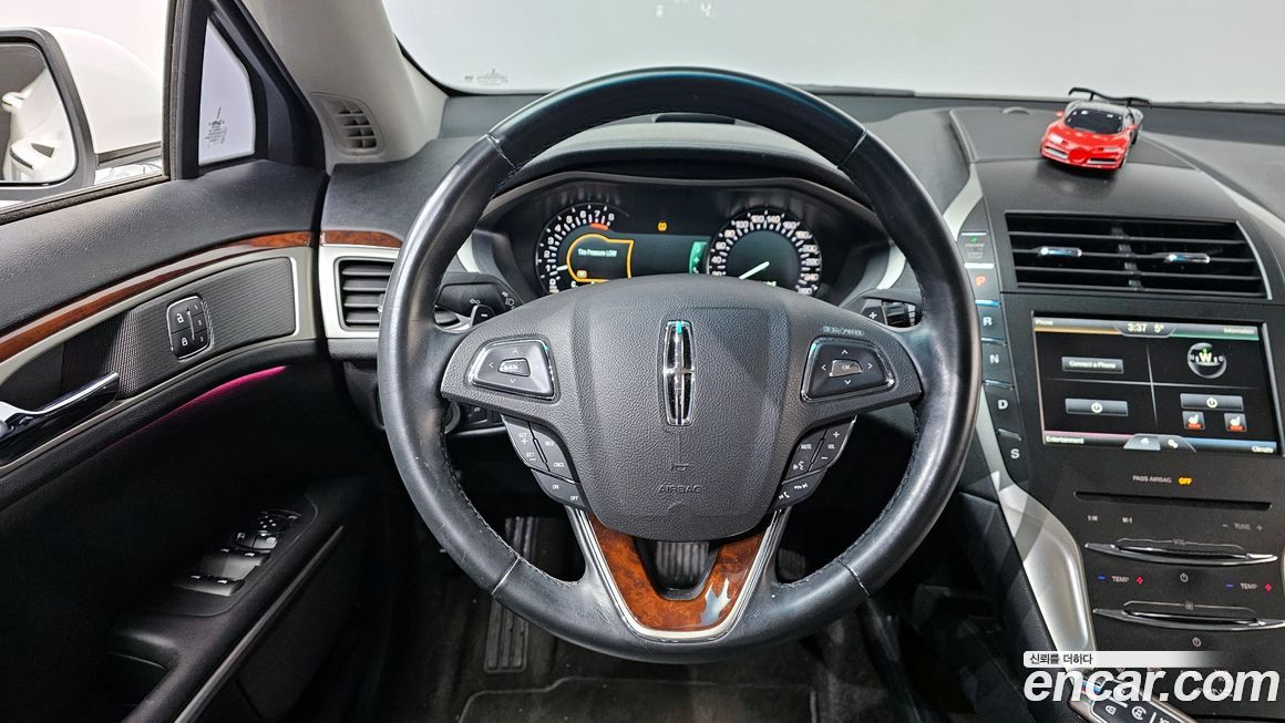 Lincoln MKZ 2015