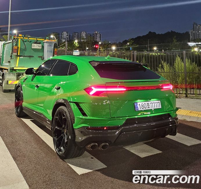 Lamborghini Urus 2025