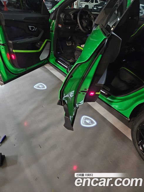 Lamborghini Urus 2025