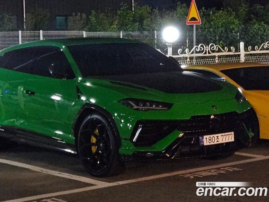 Lamborghini Urus 2025