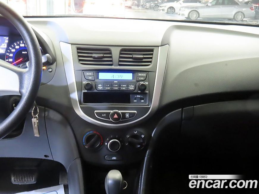 Hyundai Accent 2012