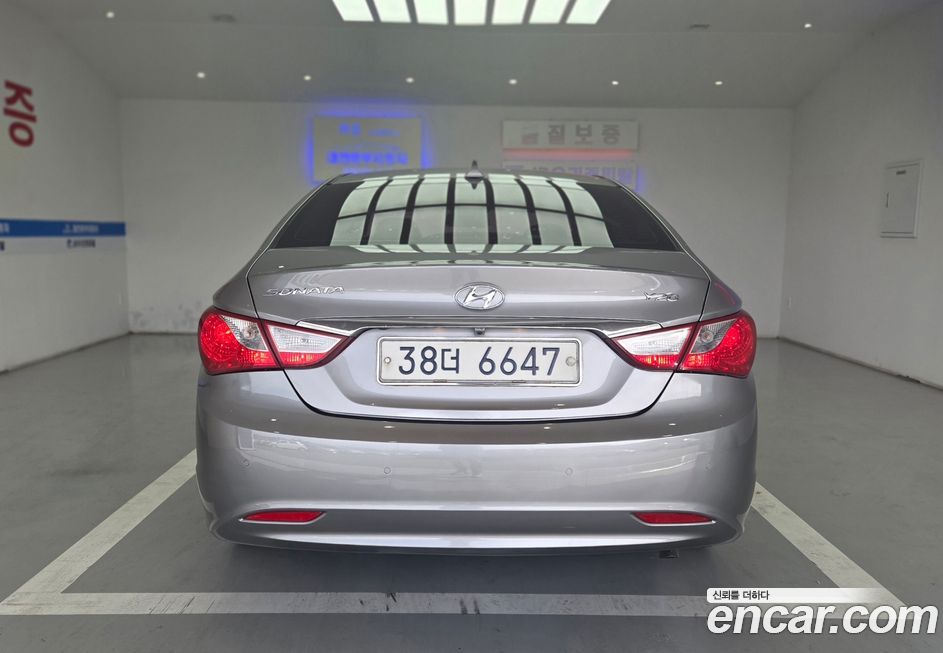 Hyundai Sonata 2011
