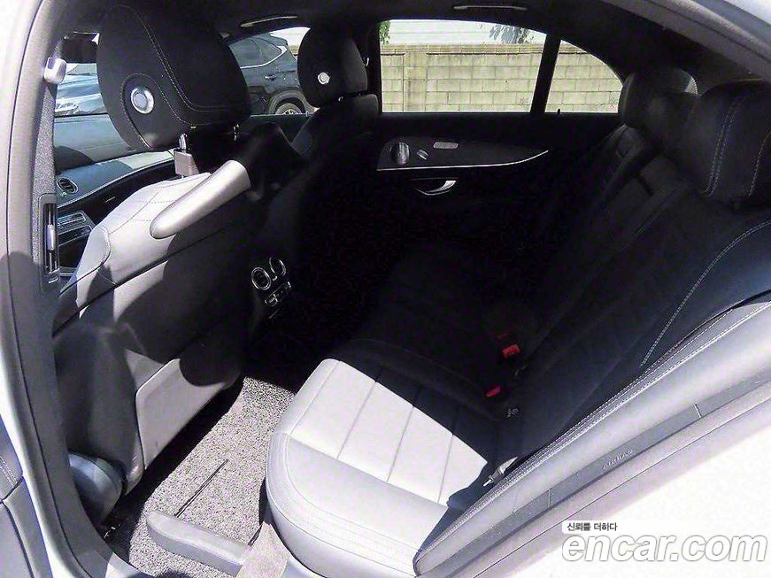 Mercedes-Benz E-Class 2021