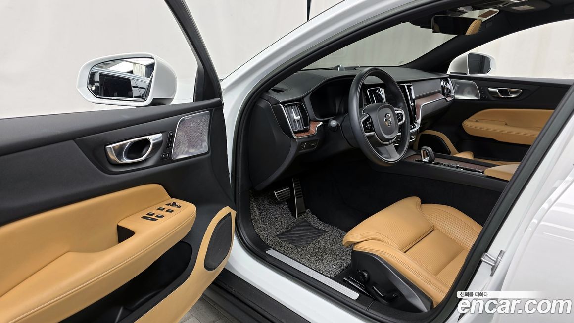 Volvo V60 2022