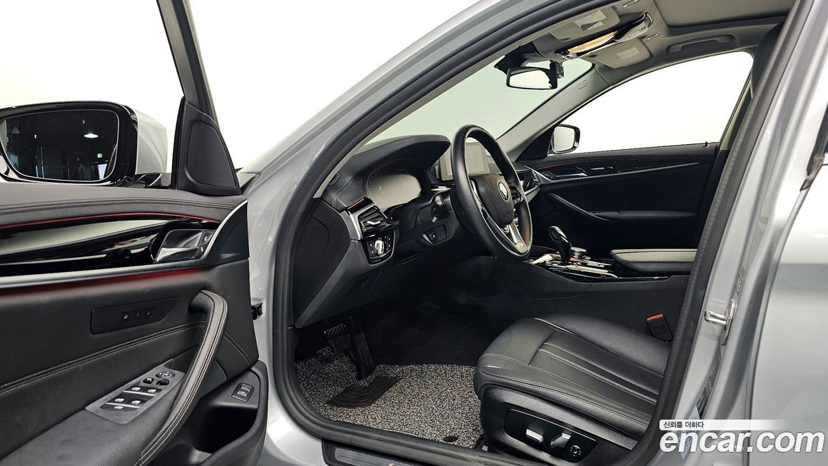 BMW 5-Series 2020