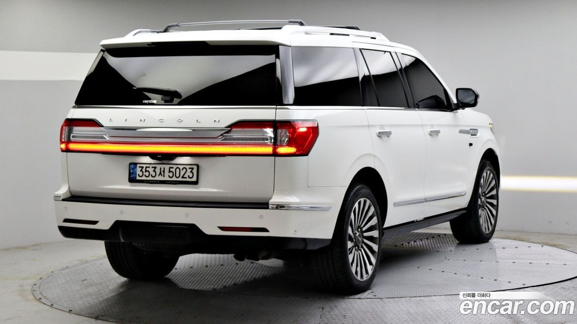 Lincoln Navigator 2021