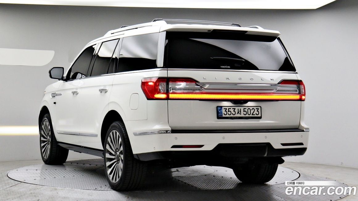 Lincoln Navigator 2021