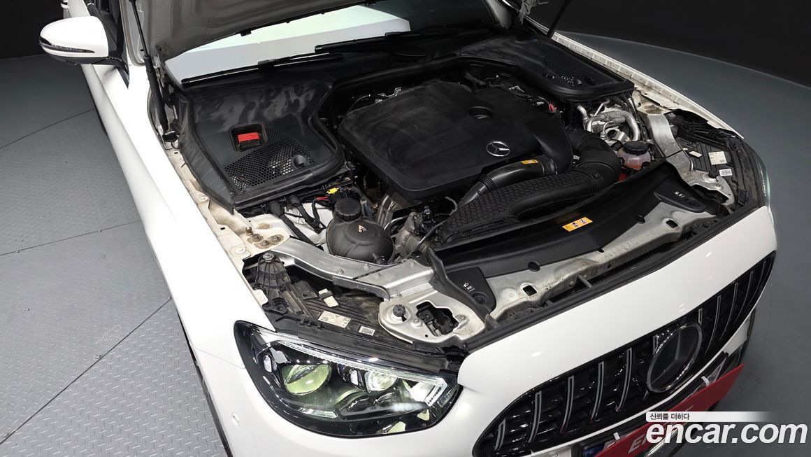Mercedes-Benz E-Class 2022