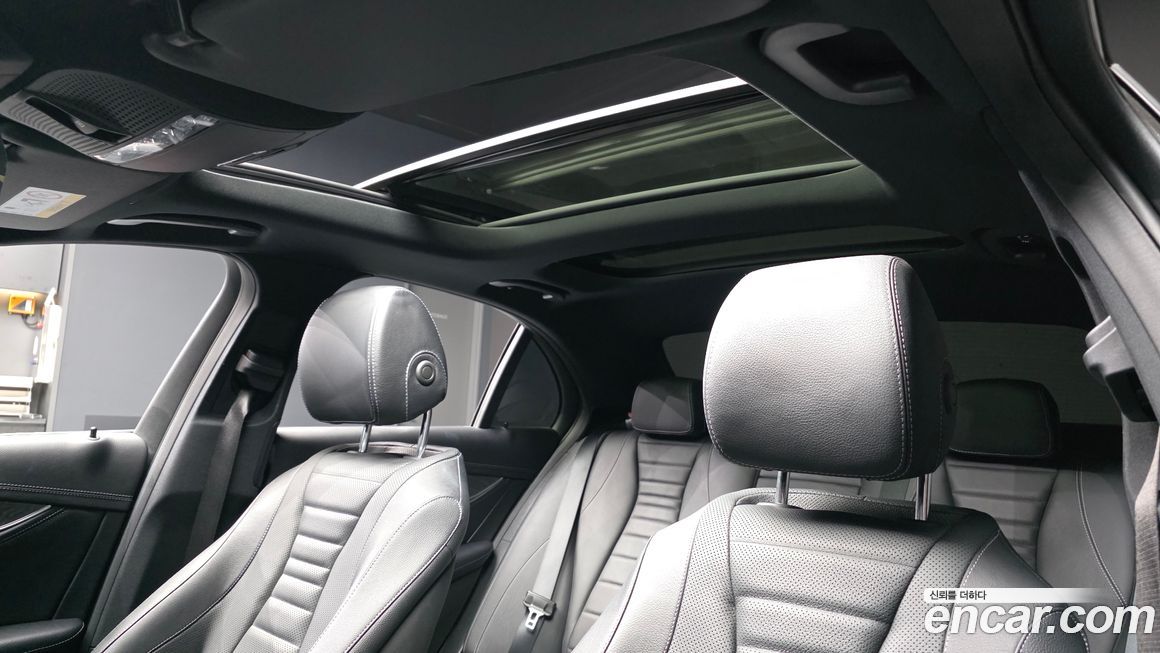 Mercedes-Benz E-Class 2022