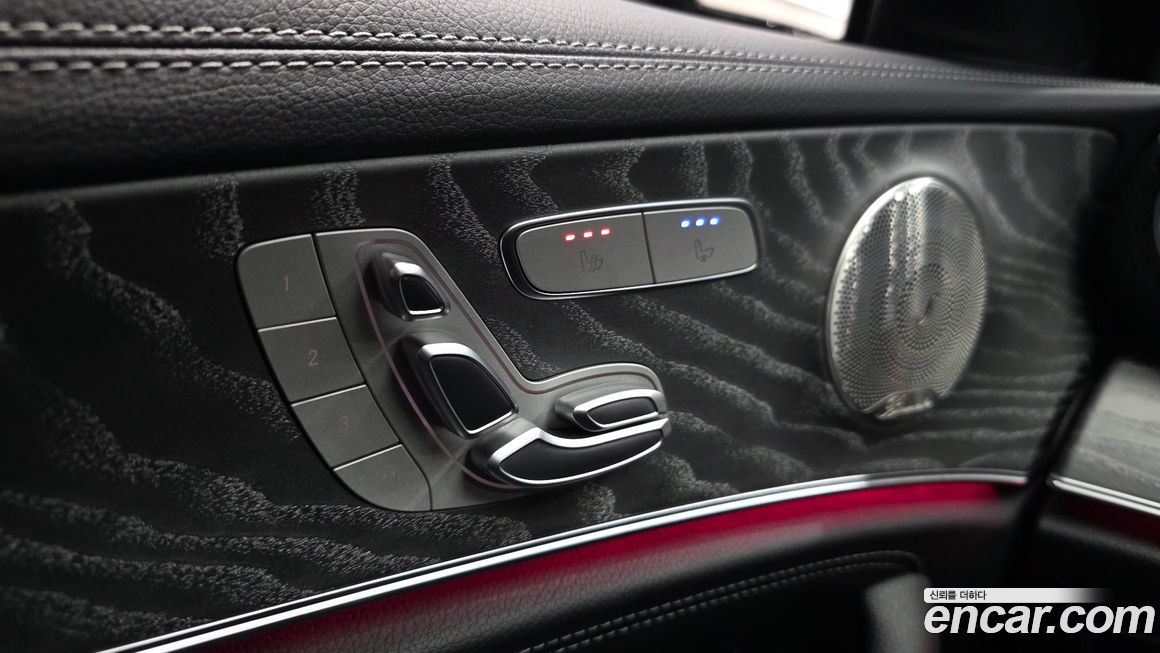 Mercedes-Benz E-Class 2022