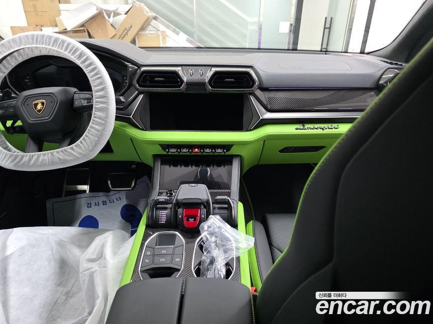 Lamborghini Urus 2025