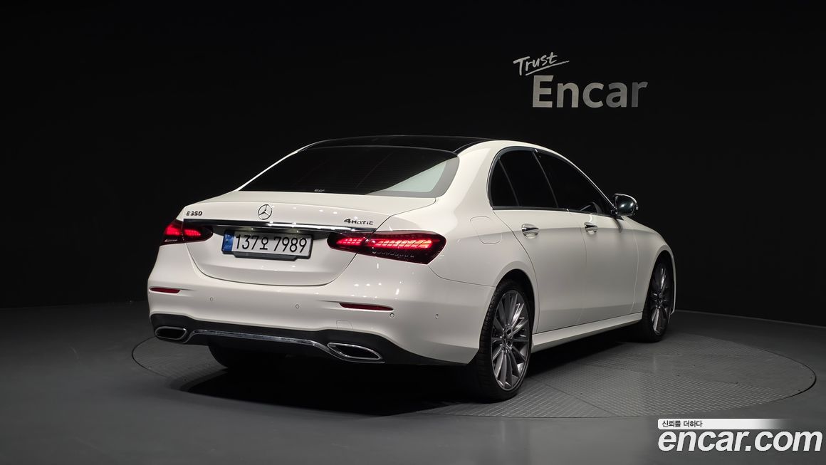 Mercedes-Benz E-Class 2022