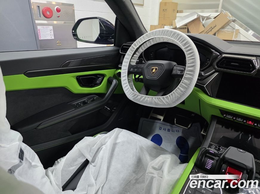 Lamborghini Urus 2025