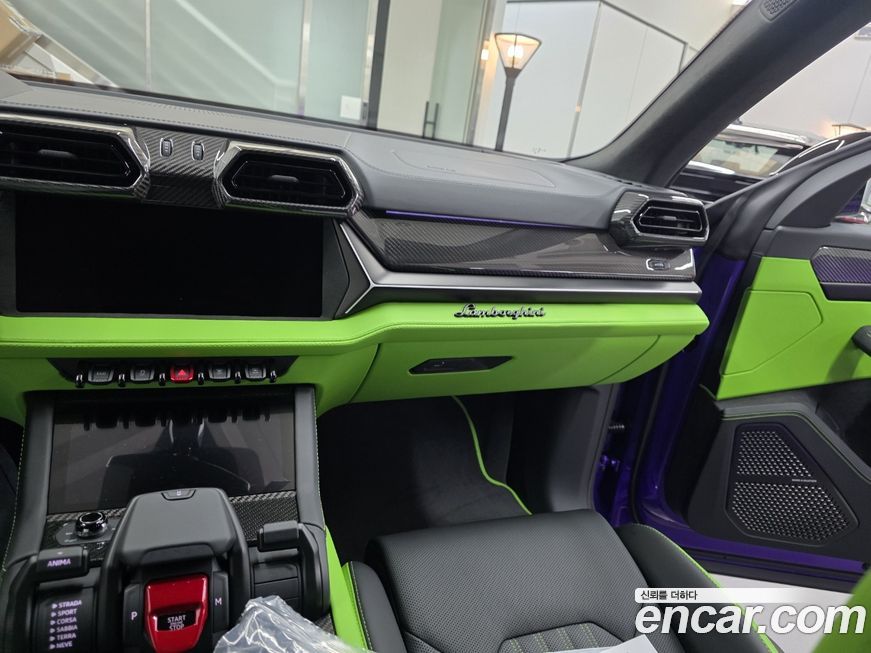 Lamborghini Urus 2025