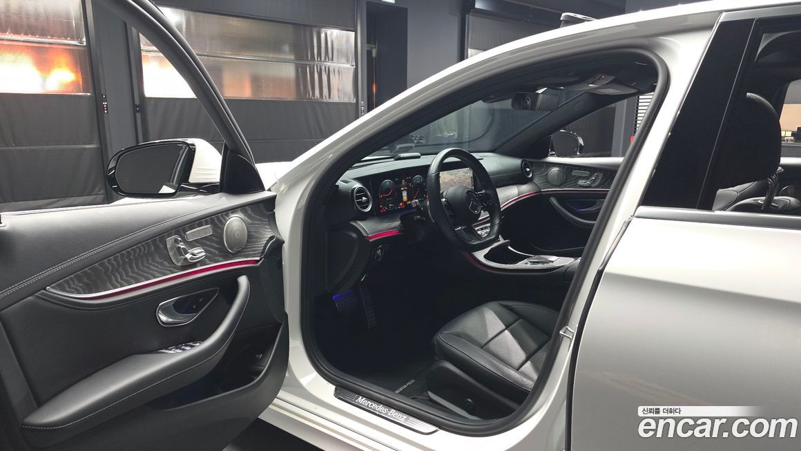Mercedes-Benz E-Class 2022